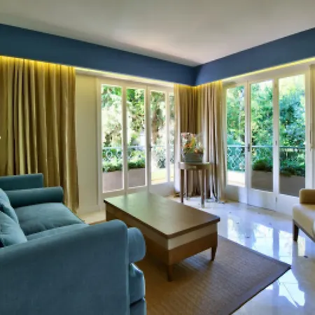 One Bed Just Minutes Walk From The Croisette And The Palais In A Secure 1693 Apartment